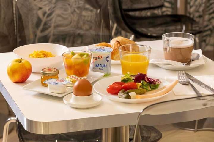 Breakfast/Coffee Service 52 of 79