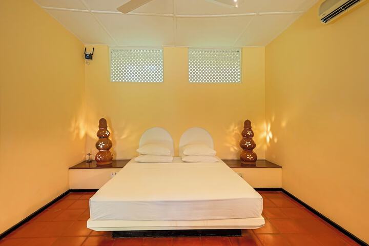 Room 14 of 60