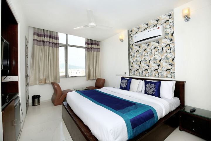 Room 15 of 25