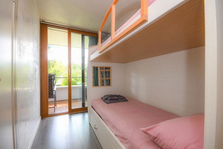 Room 5 of 30