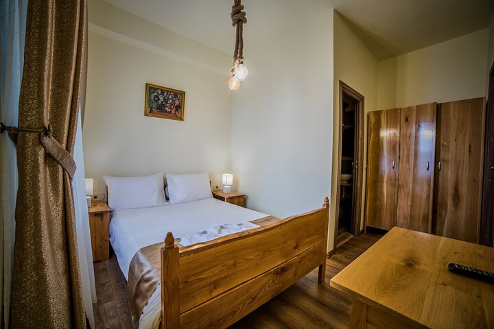 Room 4 of 44