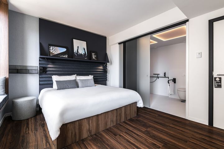 Room 7 of 59