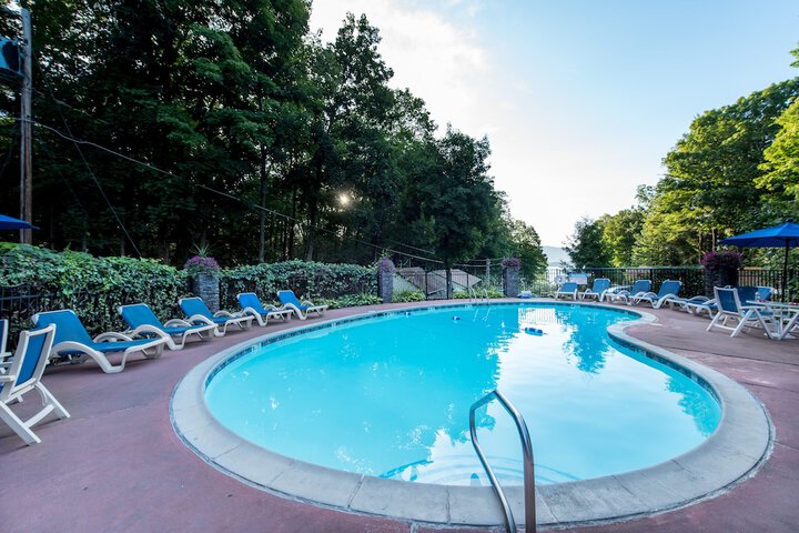 Pool 179 of 225