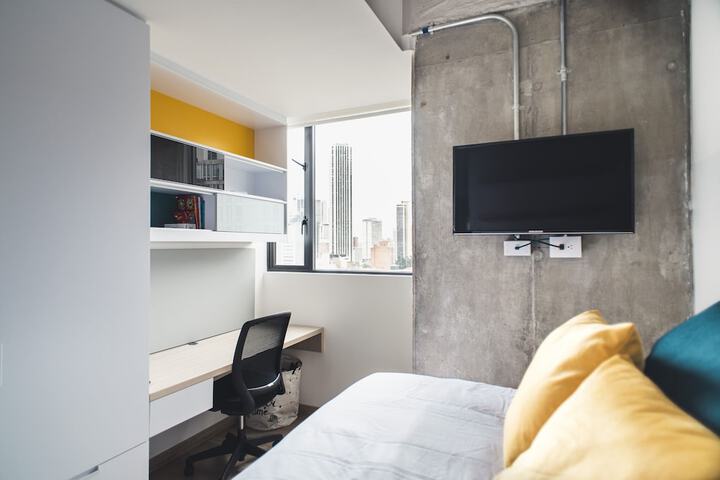 Room 21 of 108