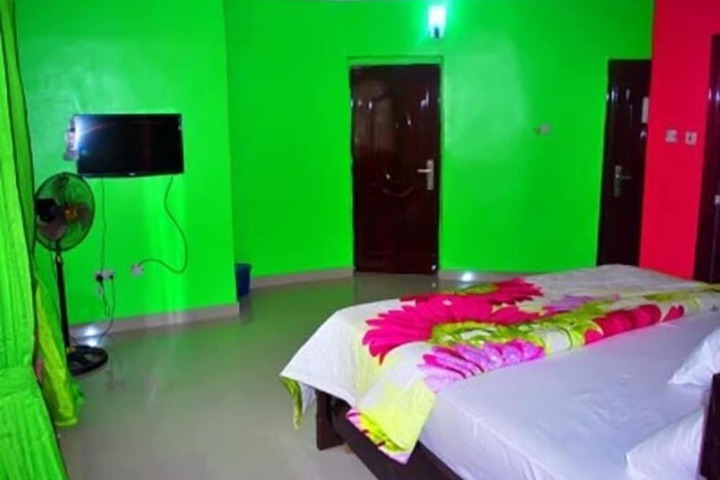 Room 5 of 24