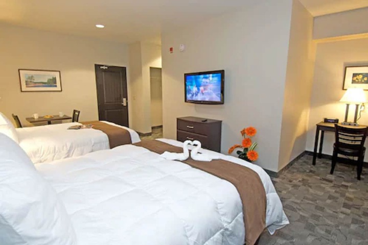 Room 6 of 37
