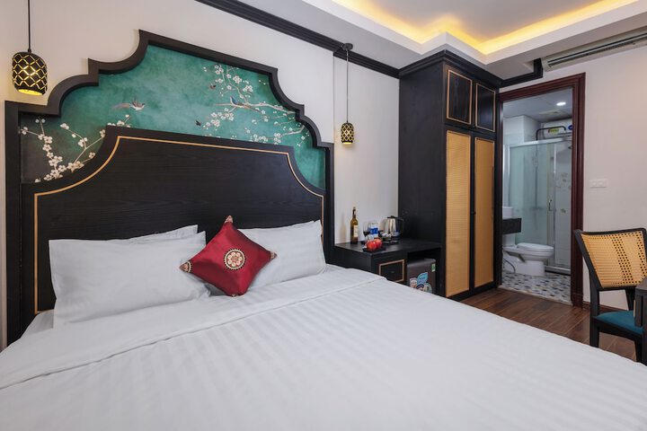 Room 13 of 35