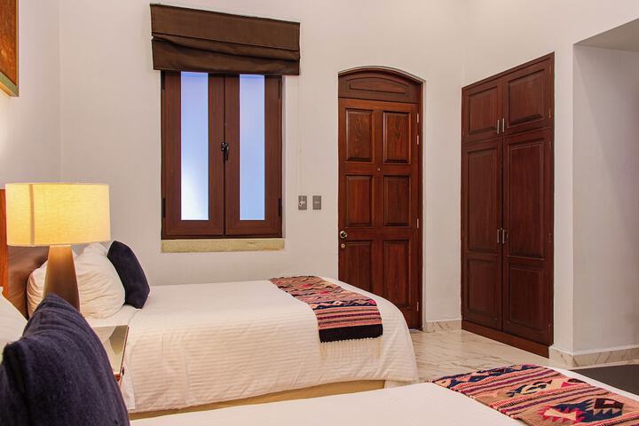 Room 18 of 80