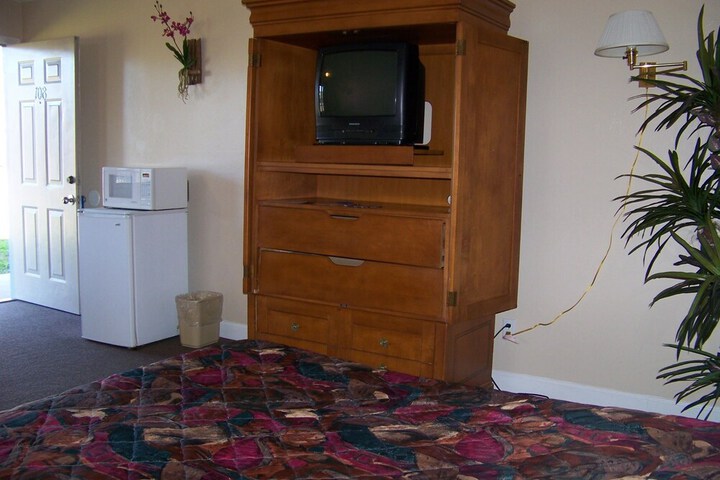 Room 13 of 16
