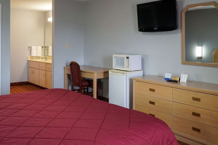 Room 8 of 50