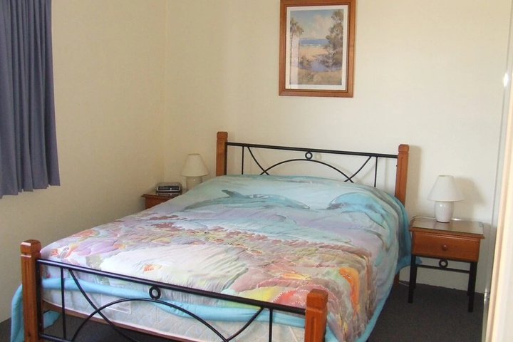 Room 5 of 10