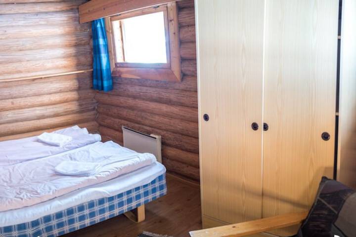 Room 2 of 40