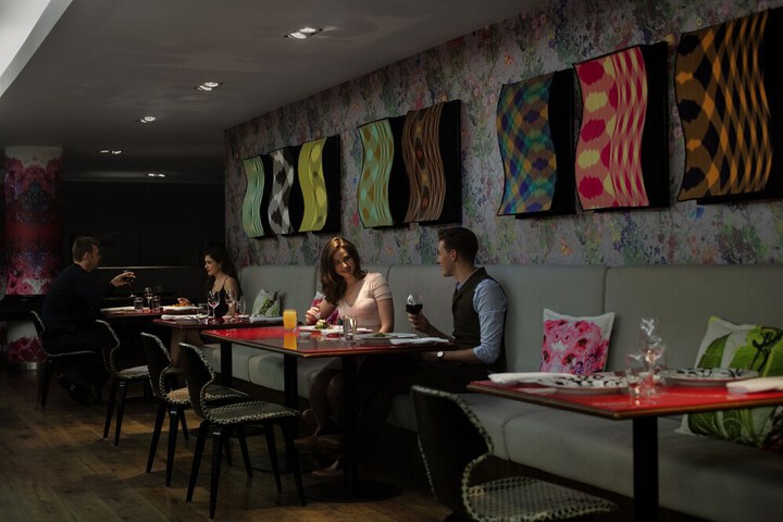 Dining 59 of 99