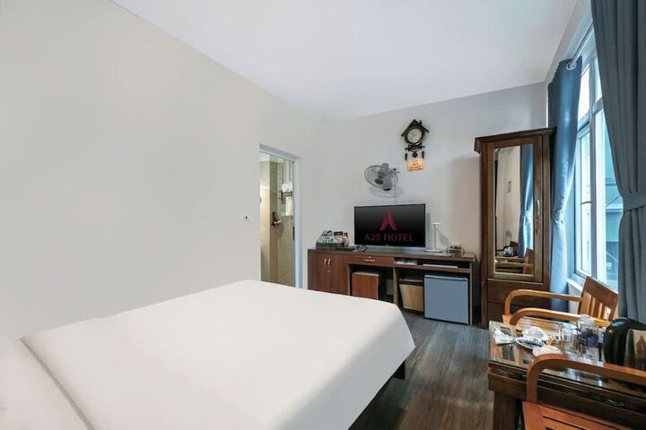 Room 10 of 23