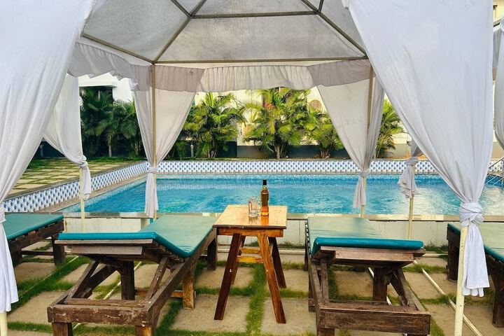Pool 54 of 73
