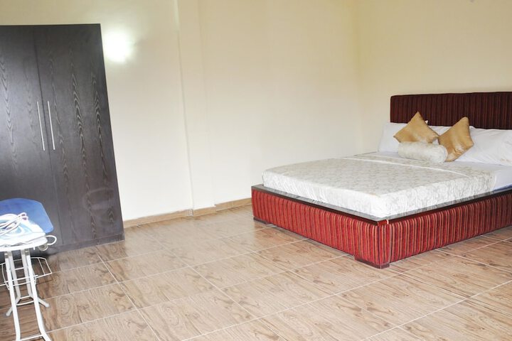 Room 5 of 26