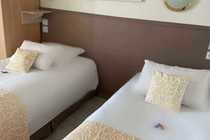 Room 10 of 48