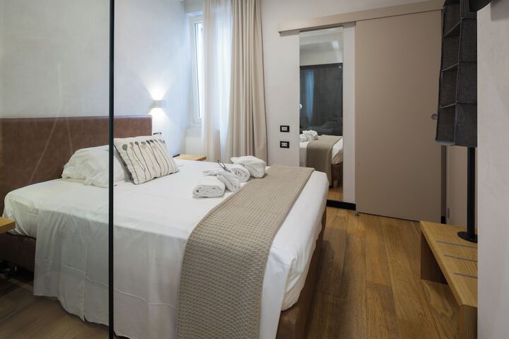 Room 12 of 50