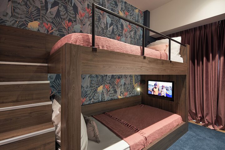 Room 44 of 112