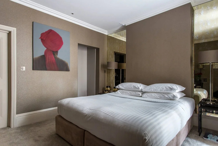 Room 2 of 14