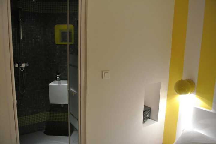 Room 45 of 65