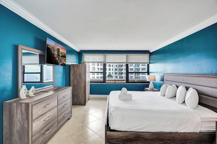 Room 222 of 723