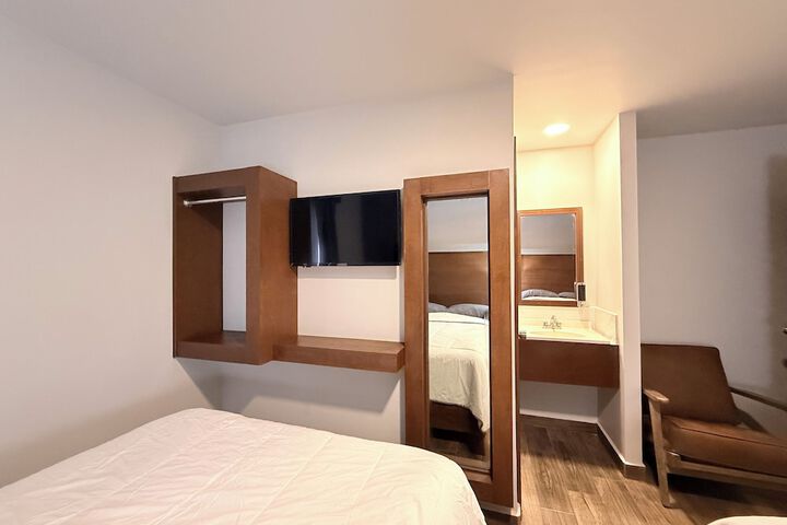 Room 19 of 28