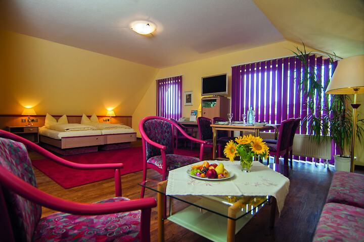 Room 4 of 18