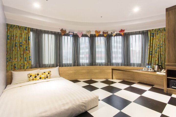 Room 15 of 35