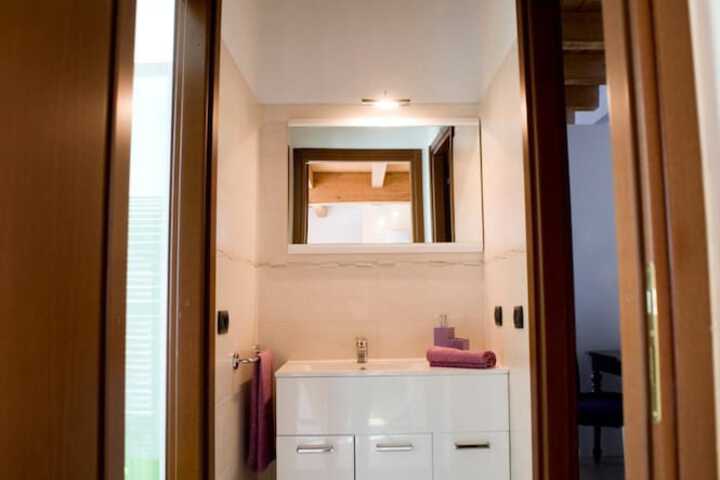 Room 35 of 43