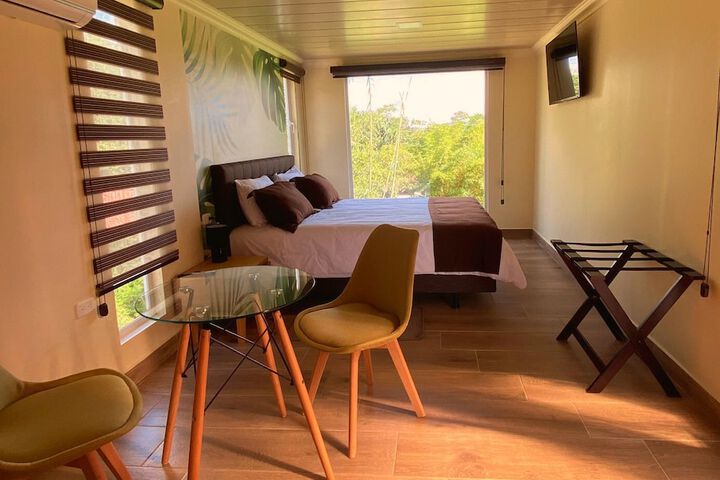Room 9 of 39