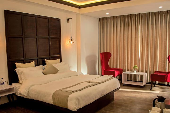 Room 3 of 20