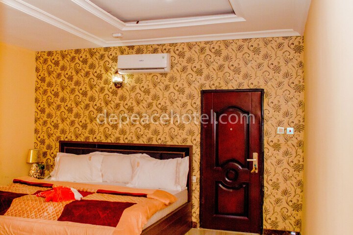 Room 14 of 27