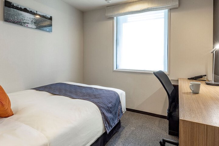 Room 15 of 96