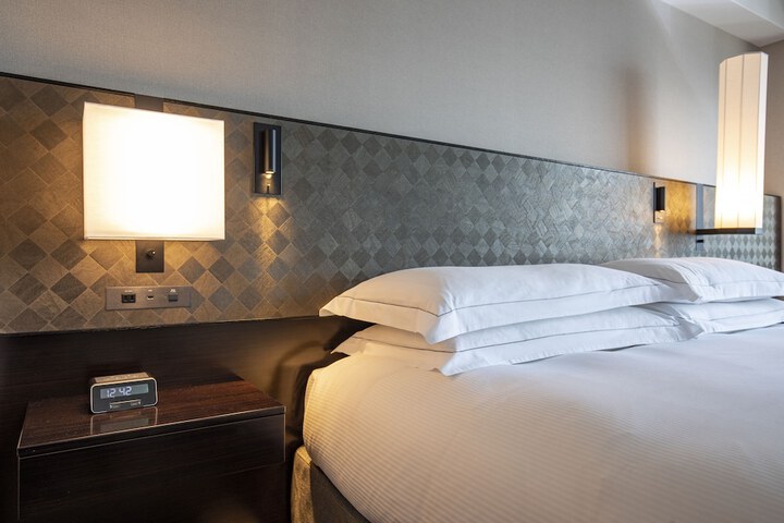Room 5 of 116