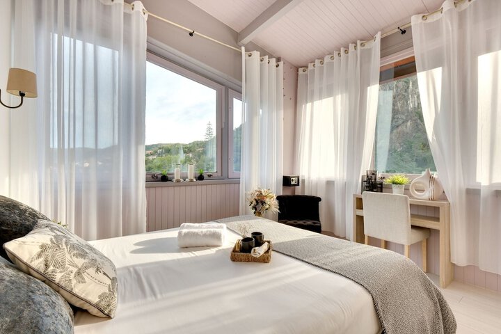Room 3 of 19