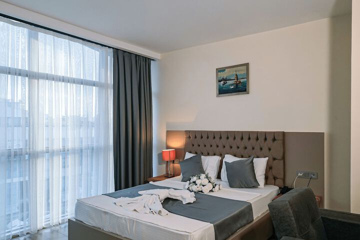 Room 9 of 28