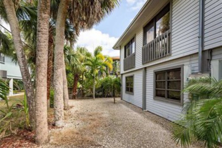 Property Grounds 16 of 19
