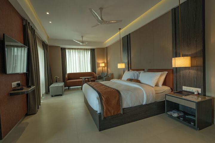 Room 33 of 85