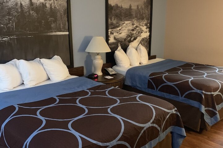 2 Double Beds (3 of 7)