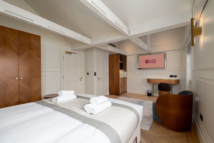 Room 70 of 280