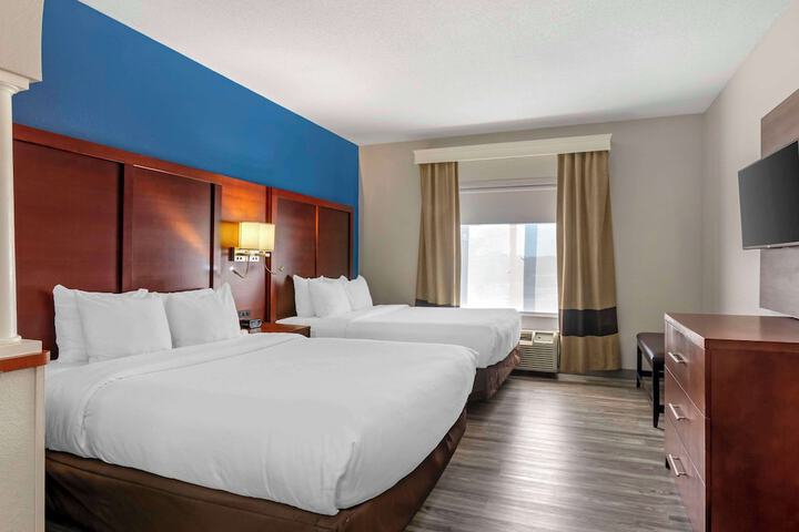 1 King Bed Suite (9 of 25)