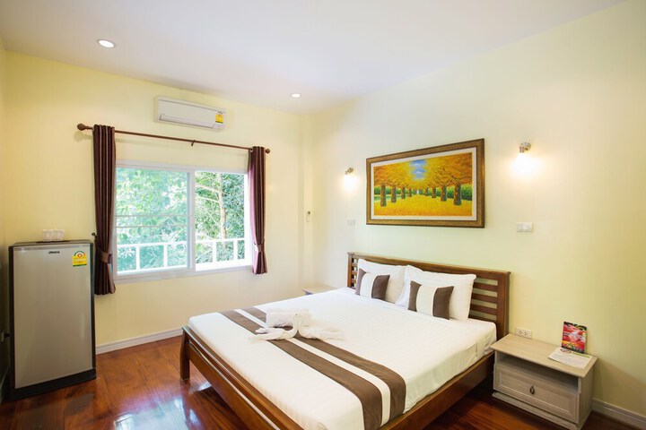 Room 6 of 96