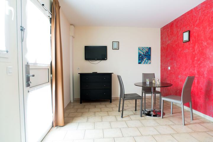 Room 50 of 78
