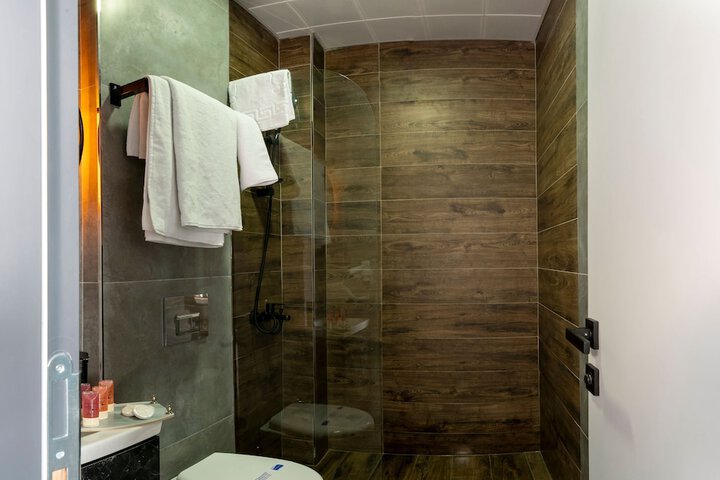 Room 45 of 60