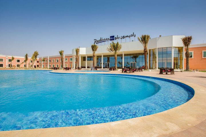 Hotel Pool