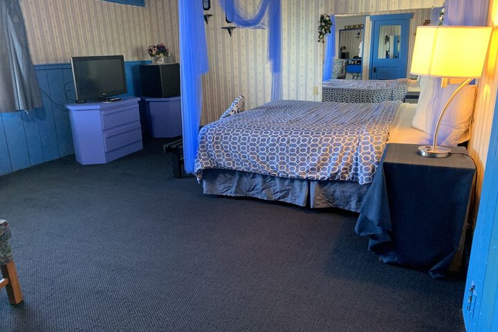 Room 33 of 293