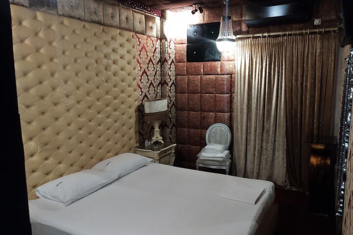 Room 83 of 139
