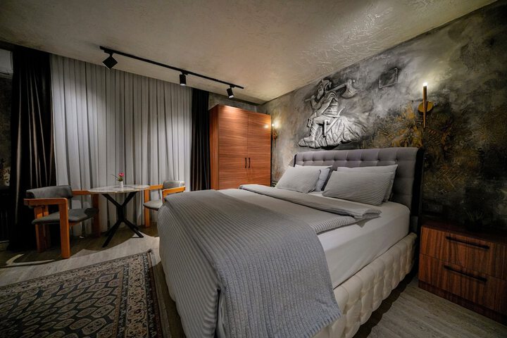 Room 38 of 244
