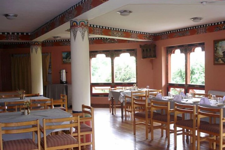 Dining 14 of 25